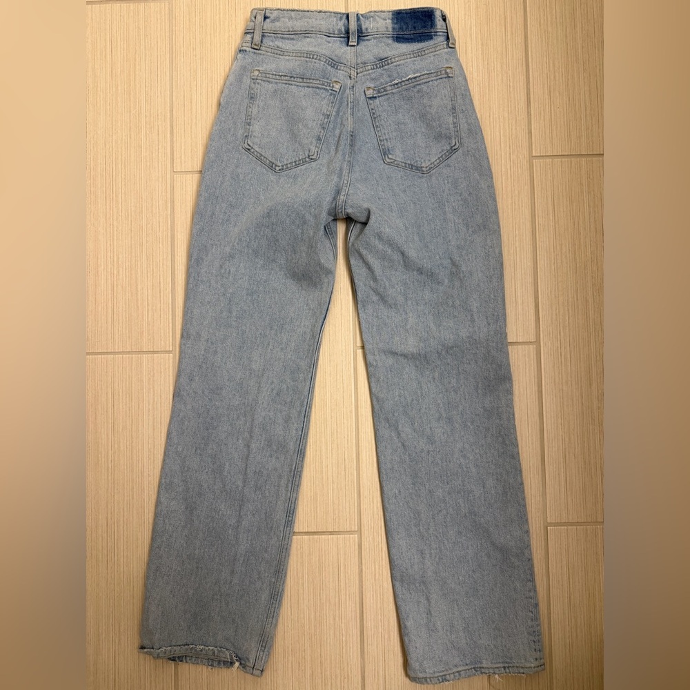Abercrombie & Fitch Light Wash High Rise Jeans - Picture 2 of 4